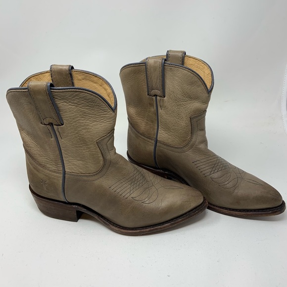 Frye Shoes - Frye Billy Short Pull On Boots Size 7 Gray